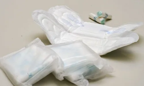 Saúde não tem previsão sobre distribuição de absorventes; saiba mais