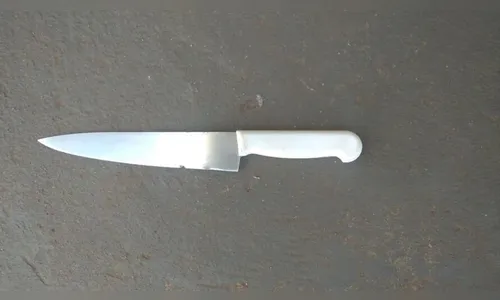 Homem é preso após invadir hospital e ameaçar funcionários com faca