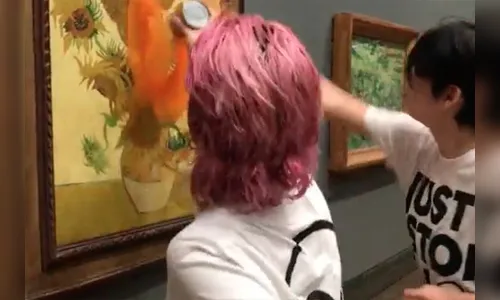 Vídeo: ativistas jogam sopa de tomate em obra de Van Gogh