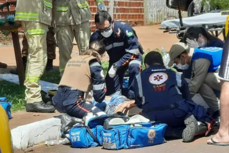 O homem foi encaminhado para o Hospital Metropolitano de Sarandi.