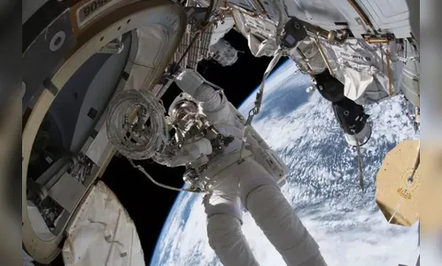 Idosa perde R$ 160 mil para golpista que se passou por astronauta