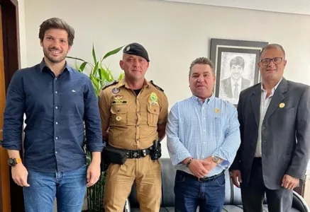 O prefeito de Arapongas, Sérgio Onofre, e o deputado estadual Tiago Amaral estiveram reunidos nesta segunda
