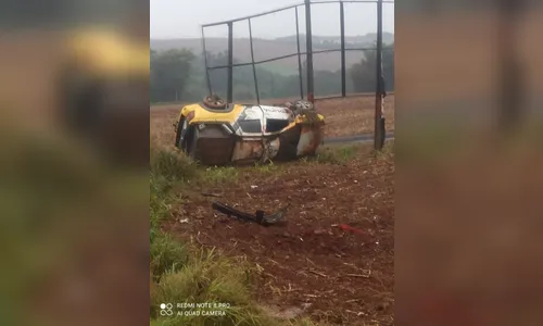 Viatura da Rotam capota na BR-376; sargento fica ferido