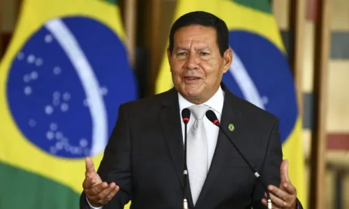 O vice-presidente do Brasil, Hamilton Mourão, emitiu sinal em prol da transição de governo