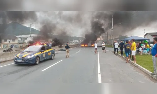 Manifestantes bolsonaristas bloqueiam 21 pontos em SC após eleições