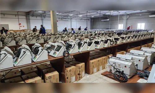 Justiça Eleitoral começa preparação das urnas para o 2º turno no PR