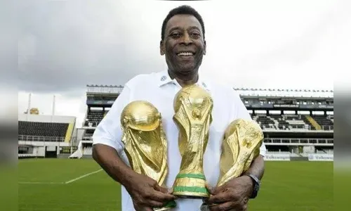 Pelé comemora 82 anos e é homenageado por Santos e figuras do esporte