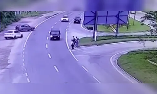 Cinco são atropelados pós manobra ilegal de motorista; dois morreram