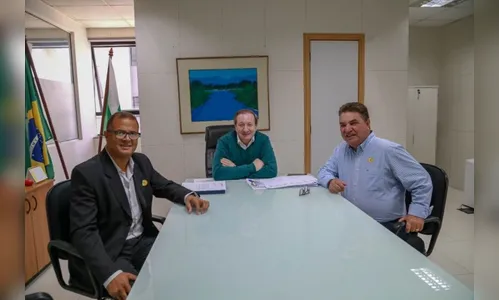 Sérgio Onofre visita SEDU e acelera mais duas unidades do Meu Campinho