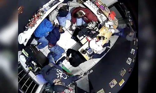 Câmera flagra ação agressiva de ladrões em Apucarana; veja