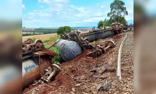 Câmera flagra descarrilamento de trem em cidade do Paraná; veja