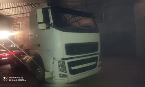 Caminhão roubado em SP é recuperado dentro de barracão em Apucarana
