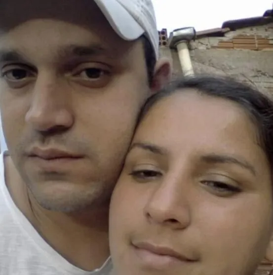 A mulher estava grávida de 4 meses, segundo as autoridades. O casal tinha passagens pela polícia
