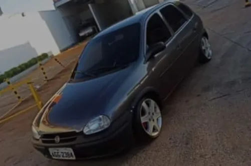 Corsa foi furtado logo após ser estacionado no Pirapó