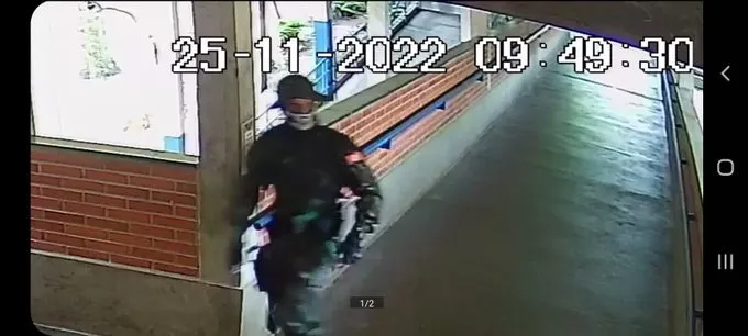 Imagens do atirador no momento da invasão em uma das escolas