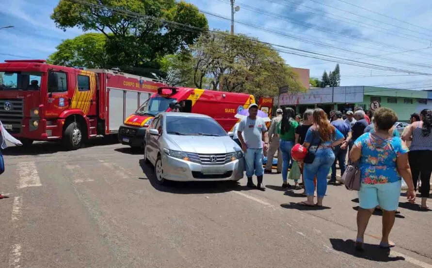 O acidente foi no  cruzamento Av. Brasil com a Rua Joaquim Bonifácio,  próximo a Farmácia Brasil