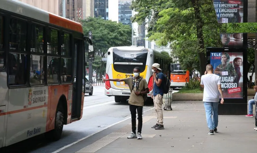 O uso de máscaras volta a ser obrigatório no transporte público em São paulo