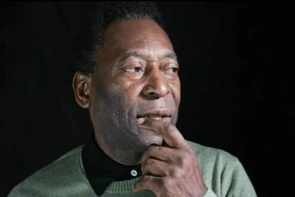 Pelé também foi diagnosticado com uma infecção respiratória, que tem sido tratada com antibióticos