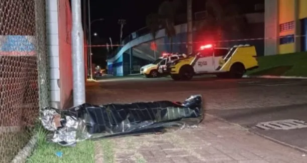 Um jovem morreu após nadar na piscina da Vila Olímpica de Maringá e passar mal. Ele não tinha documentos.