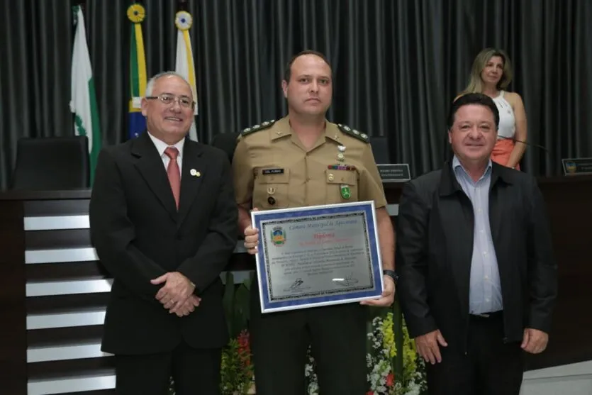 coronel Flábio Meireles Machado recebeu o Diploma de Méritos em Tarefas Comunitárias