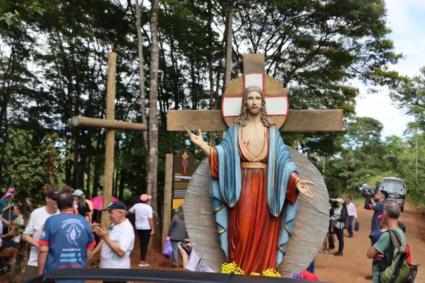 A atividade religiosa foi realizada no domingo (27) e iniciada às 6 horas com missa na Igreja do Perpétuo Socorro