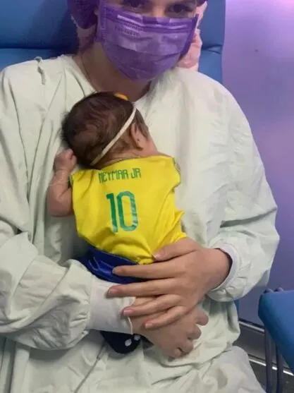 A surpresa do hospital agradou os pais das crianças prematuras, que curtiram a ação às vésperas da abertura da copa do mundo