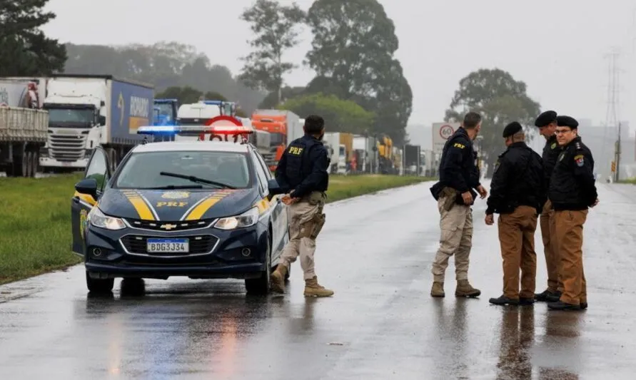 As investigações apuram bloqueios promovidos por bolsonaristas em Santa Isabel do Ivaí (região Noroeste) e Maringá (região Norte)