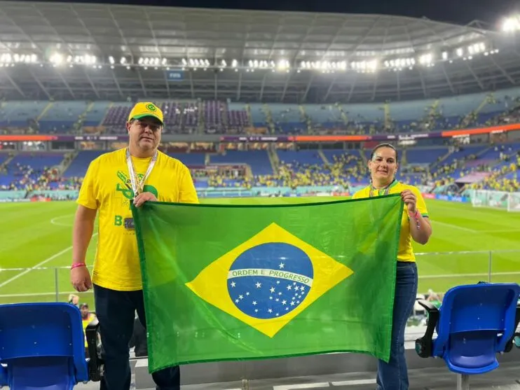 Casal de Arapongas curte Copa do Mundo 2022 'na faixa'