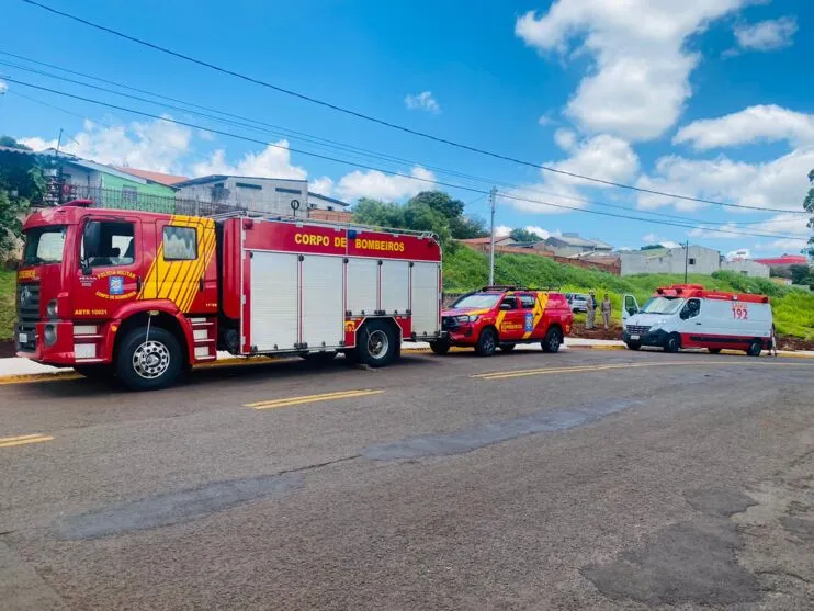 Equipes dos Bombeiros e do Serviço de Atendimento Móvel de Urgência (Samu)