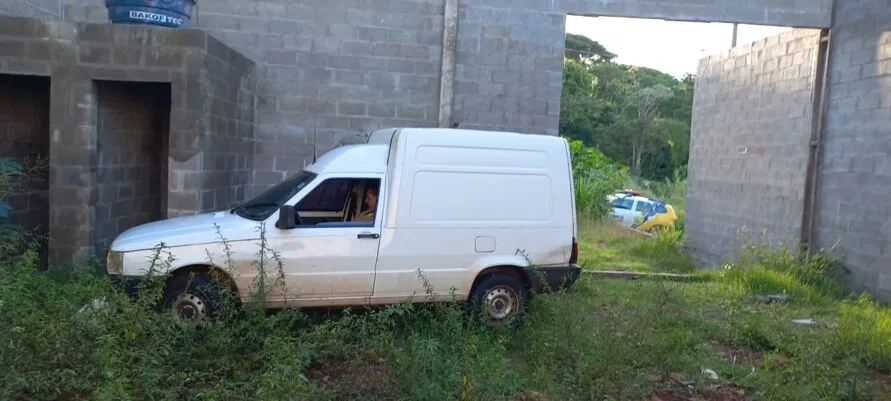 Fiorino foi encontrado na Avenida Santa Catarina