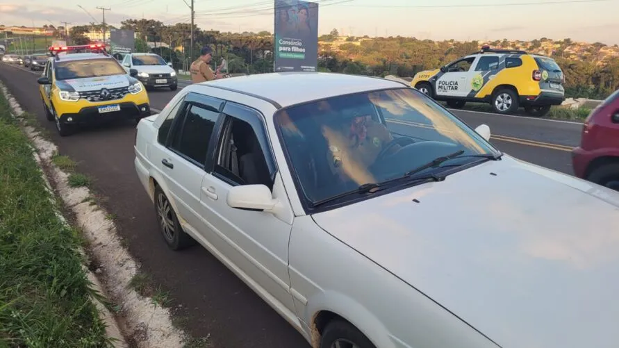 Homem foi detido durante força-tarefa da Polícia Militar (PM), no final da tarde desta terça (08), em um VW Santana