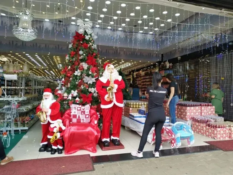 Inicialmente, o funcionamento estava previsto para o último domingo antes do Natal, dia 18