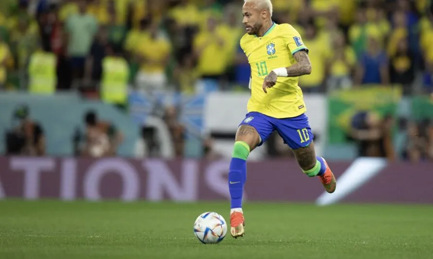 Neymar durante jogo desta sexta-feira (9) na eliminação da Copa do Mundo