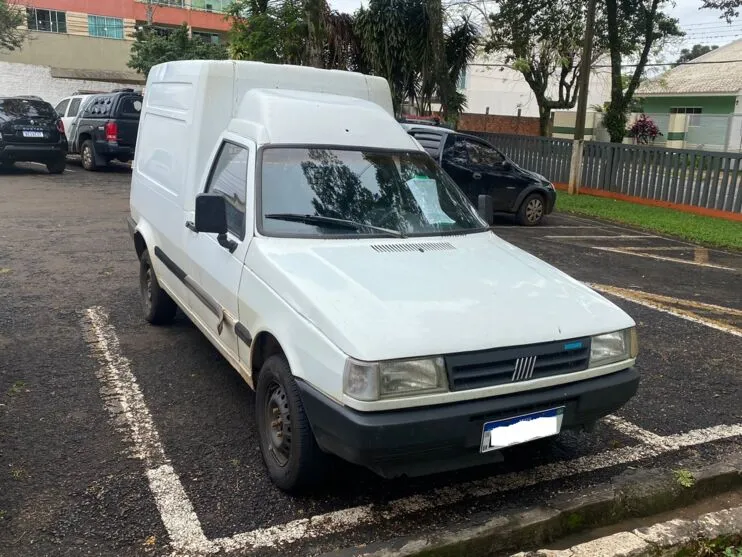 No carro estavam o motorista e um passageiro