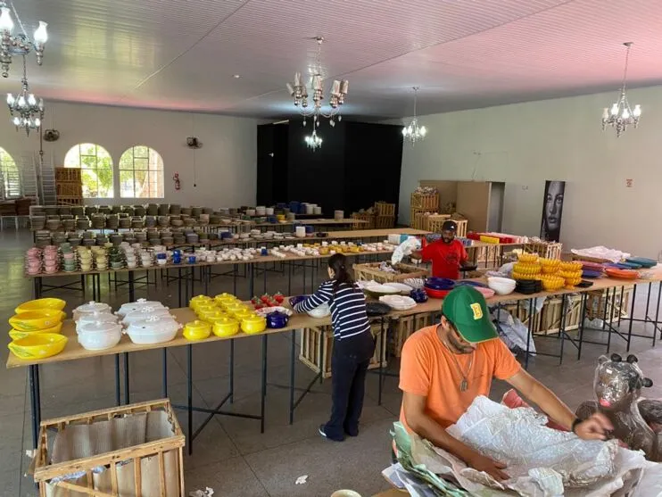 O Lions Clube Vitória Régia, de Apucarana, está promovendo uma feira beneficente