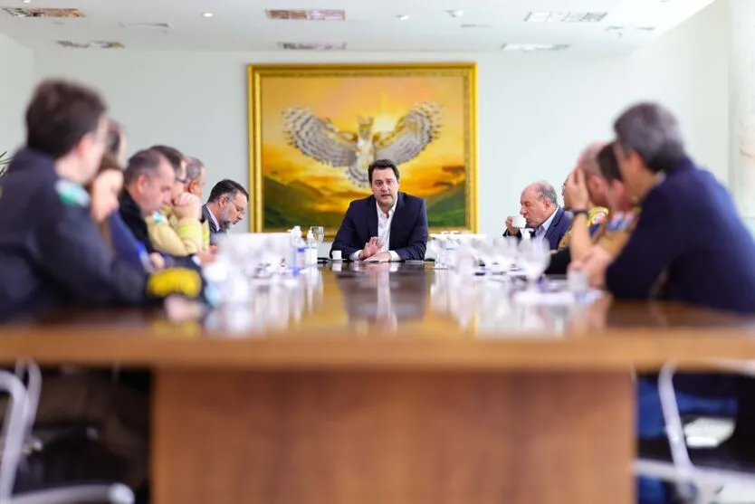 O governador Carlos Massa Ratinho Junior determinou, na manhã desta terça-feira (29), a criação de um gabinete de crise