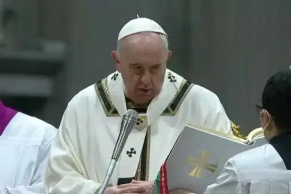 O líder da Igreja Católica interrompeu a fala por cerca de 30 segundos