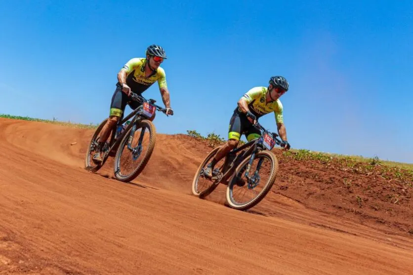 Os atletas Leonardo e Eduardo Almeida foram campeões na categoria pro open (dupla)