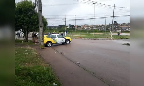 Adolescente de 13 anos que brincava em praça é assassinado a tiros