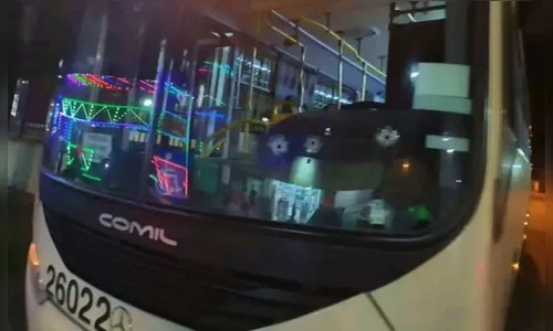 Ônibus da Grande Curitiba é alvo de atentado a tiros
