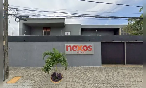 Casal chama a polícia ao encontrar câmera escondida em quarto de motel