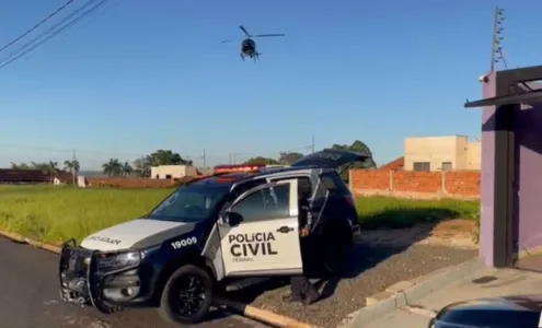 A ação ocorre simultaneamente em Loanda e Porto Rico