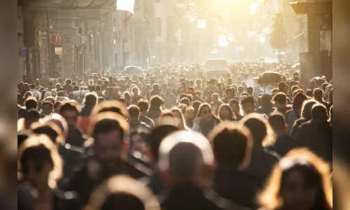 População mundial bate recorde e chega a 8 bilhões de pessoas