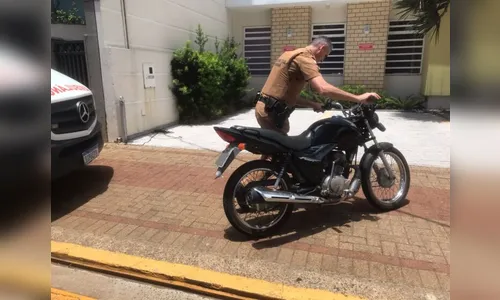 Motociclista fica ferida após colidir com carro em Apucarana