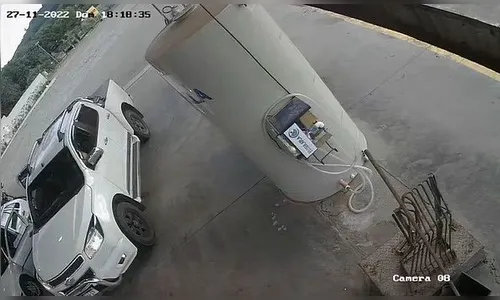 Polícia prende homem após ele matar esposa e abandonar filho em posto