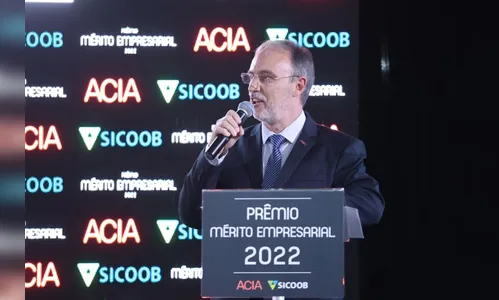 Acia e Sicoob entregam 'Mérito Empresarial 2022' durante jantar