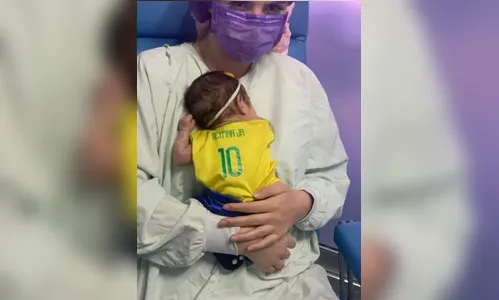 Hospital põe a ‘amarelinha’ em bebês da UTI e manda recados à seleção