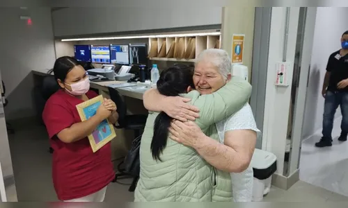 Paciente de Mauá da Serra comemora última sessão de radioterapia