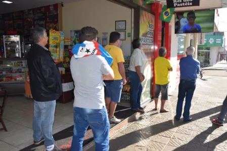 Apucaranenses "pararam" em 2018 para assistir aos jogos da Seleção Brasileira