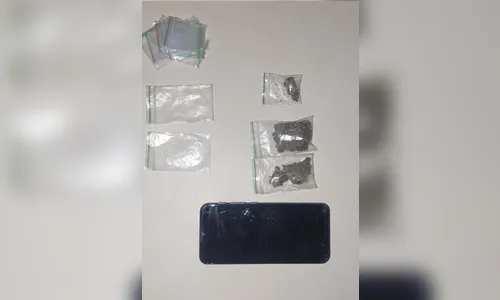 Jovem de 21 anos é preso com porções de maconha no Jardim Colonial